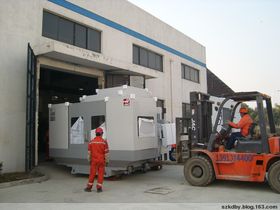 專業(yè)裝卸搬運(yùn)，助力南匯發(fā)展——東漓機(jī)器裝卸搬運(yùn)吊裝公司服務(wù)解析